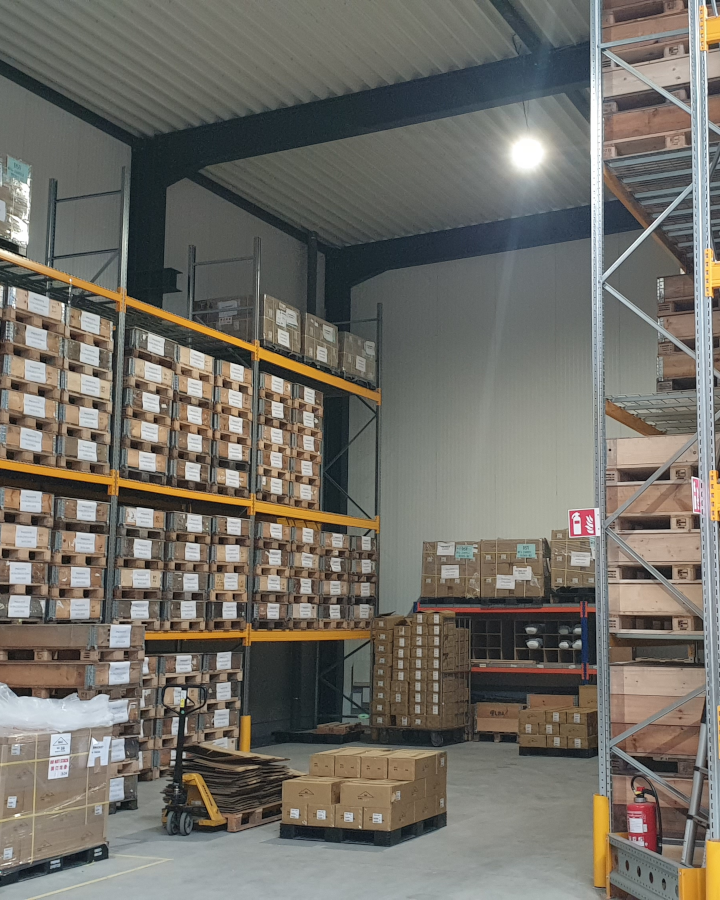 our stock with racks going upto 5 meter for bigger products on pallets